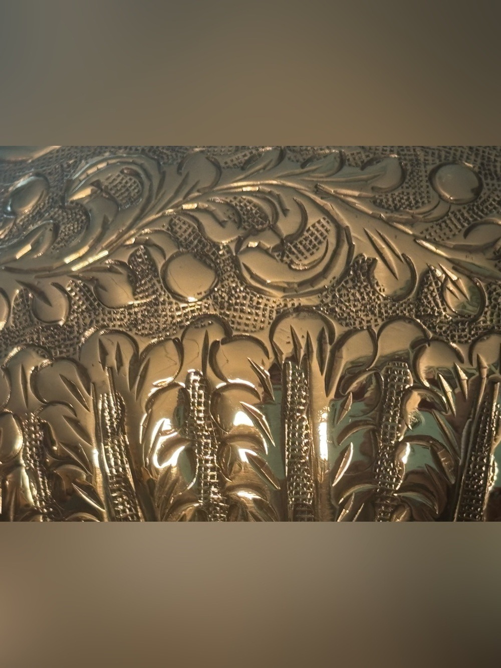 Vintage Possibly Antique Indian Brass Repoussé Jardinière Altar Vessel • Deer 🦌 - Picture 11 of 17